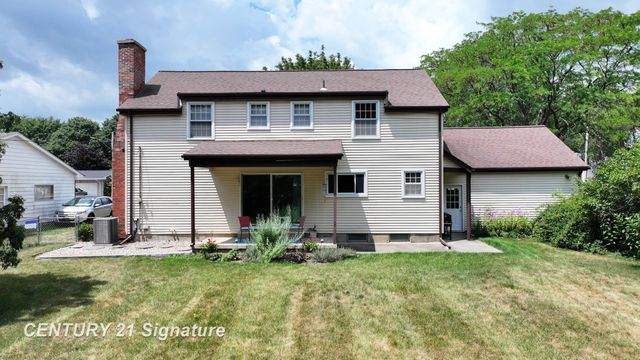 212 Cedarwood Drive, Flushing, MI 48433
