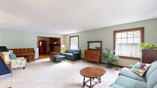 212 Cedarwood Drive, Flushing, MI 48433