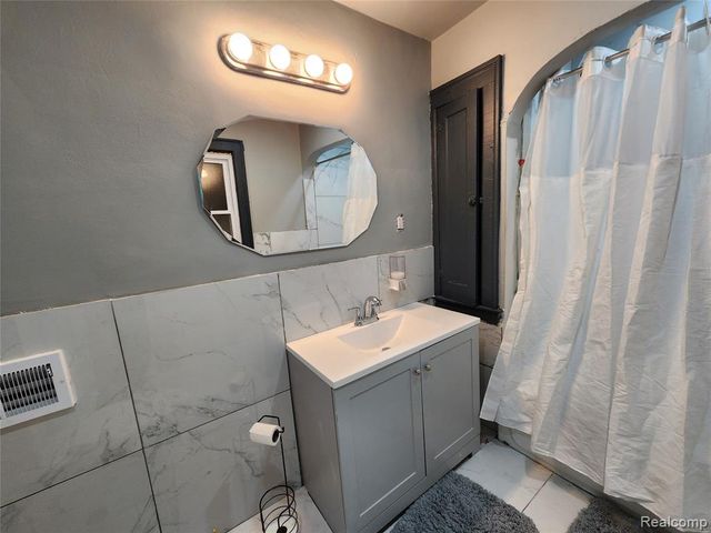 15700 Mark Twain Street, Detroit, MI 48227