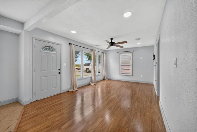 2344 Beaumont Street, Fort Worth, TX 76106
