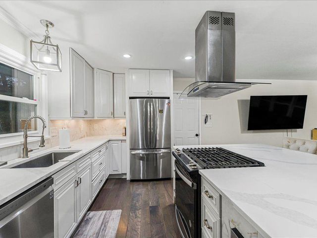 2409 Powers Ferry SE Drive, Marietta, GA 30067