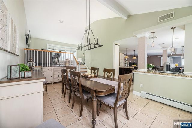 19 Harwood Place, Wayne, NJ 07470