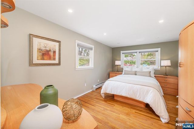 19 Harwood Place, Wayne, NJ 07470