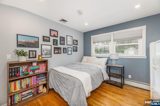 19 Harwood Place, Wayne, NJ 07470