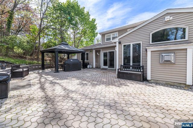 19 Harwood Place, Wayne, NJ 07470