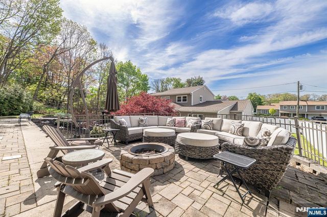 19 Harwood Place, Wayne, NJ 07470