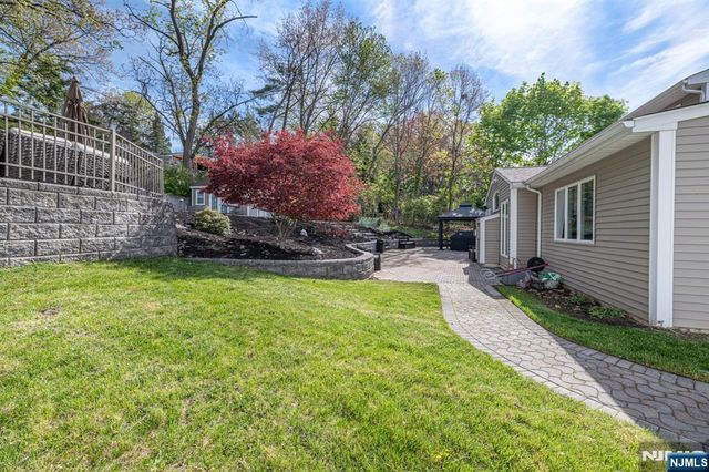 19 Harwood Place, Wayne, NJ 07470