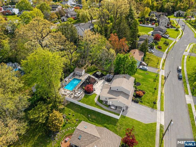 19 Harwood Place, Wayne, NJ 07470
