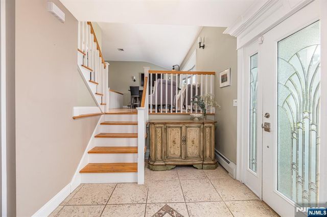 19 Harwood Place, Wayne, NJ 07470