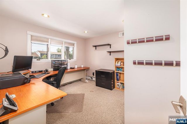 19 Harwood Place, Wayne, NJ 07470