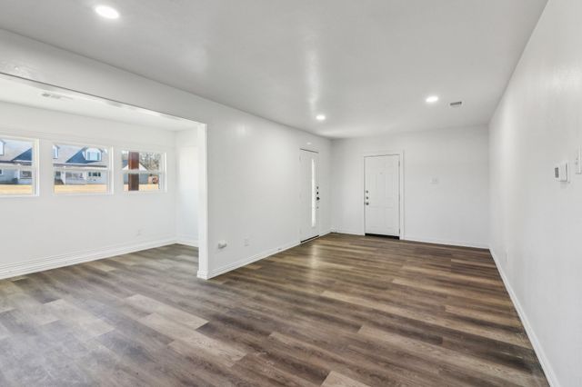 4765 Cecilia Avenue, Midlothian, TX 76065
