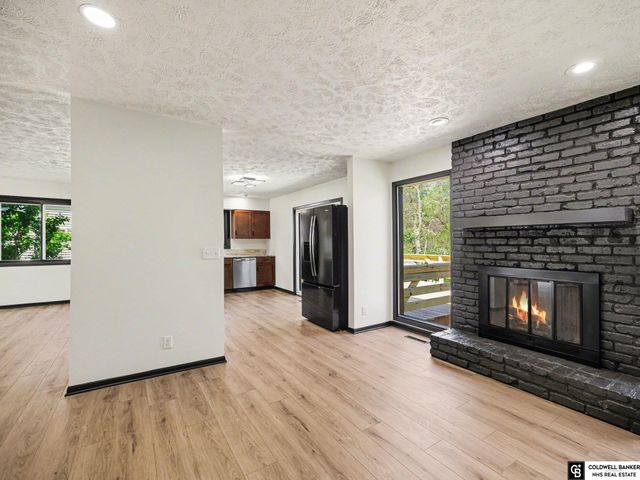 2940 Leawood Drive, Bellevue, NE 68123