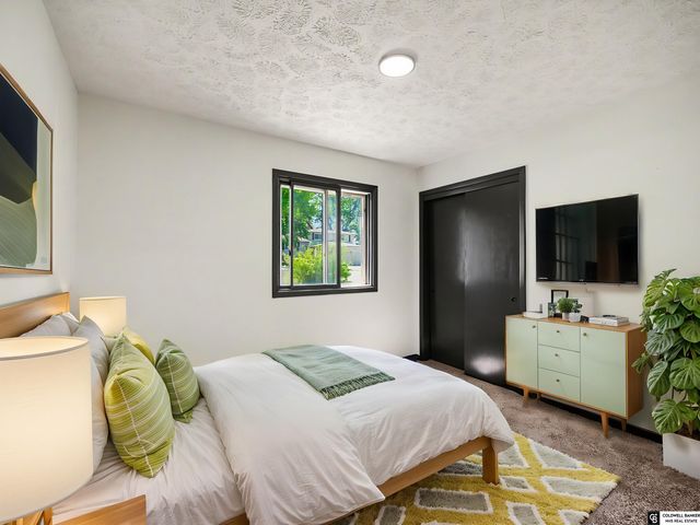 2940 Leawood Drive, Bellevue, NE 68123