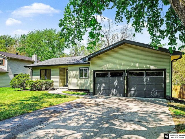 2940 Leawood Drive, Bellevue, NE 68123