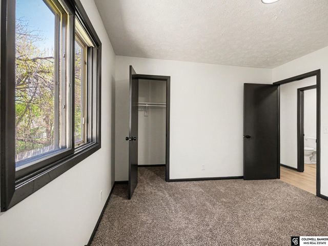 2940 Leawood Drive, Bellevue, NE 68123