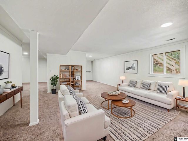 2940 Leawood Drive, Bellevue, NE 68123