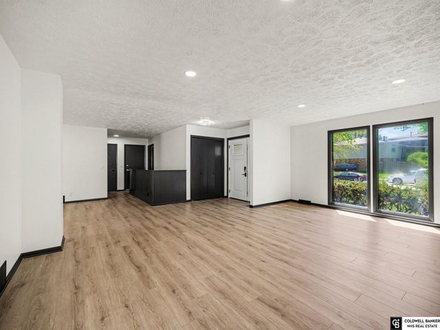 2940 Leawood Drive, Bellevue, NE 68123