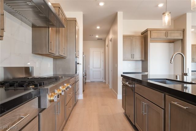 9162 Manitou Peak Avenue, Las Vegas, NV 89139