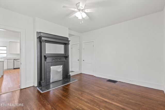 1633 Hutchinson Ave, Knoxville, TN 37917