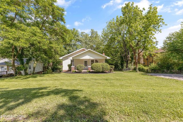 1633 Hutchinson Ave, Knoxville, TN 37917