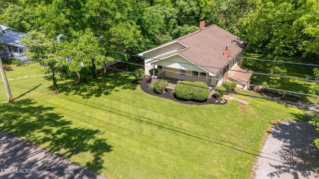 1633 Hutchinson Ave, Knoxville, TN 37917