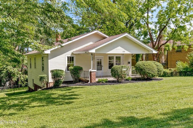 1633 Hutchinson Ave, Knoxville, TN 37917