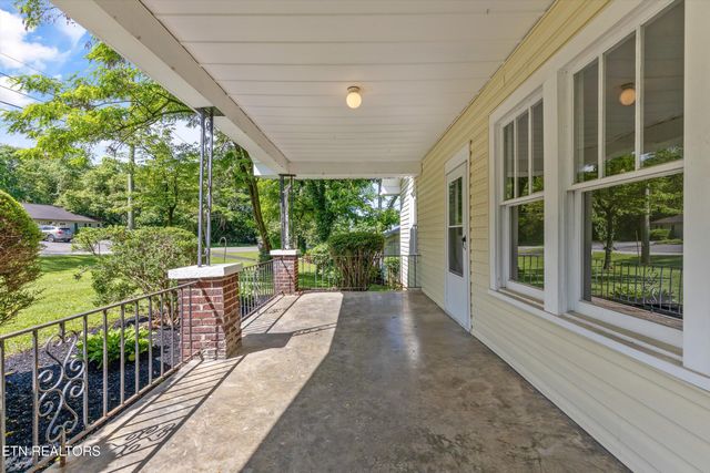1633 Hutchinson Ave, Knoxville, TN 37917