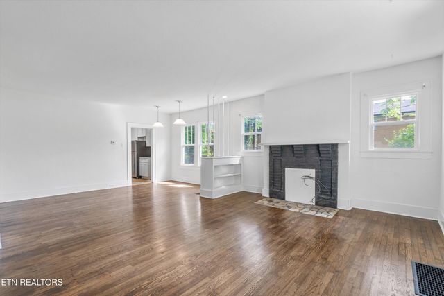 1633 Hutchinson Ave, Knoxville, TN 37917