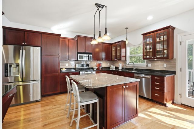 1806 Briam Drive, Valparaiso, IN 46383