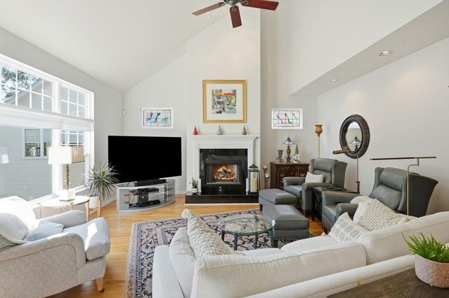 1806 Briam Drive, Valparaiso, IN 46383