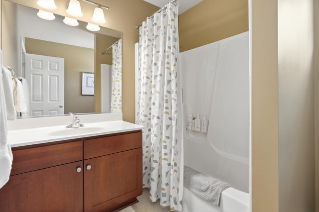 1806 Briam Drive, Valparaiso, IN 46383