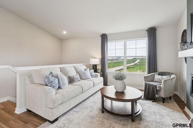 8804 S 185th Street, Gretna, NE 68136