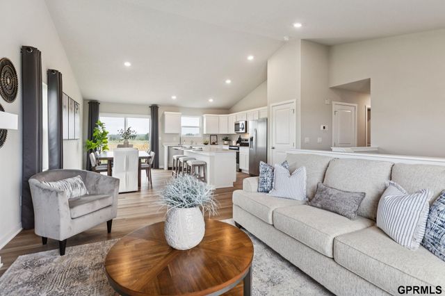 8804 S 185th Street, Gretna, NE 68136