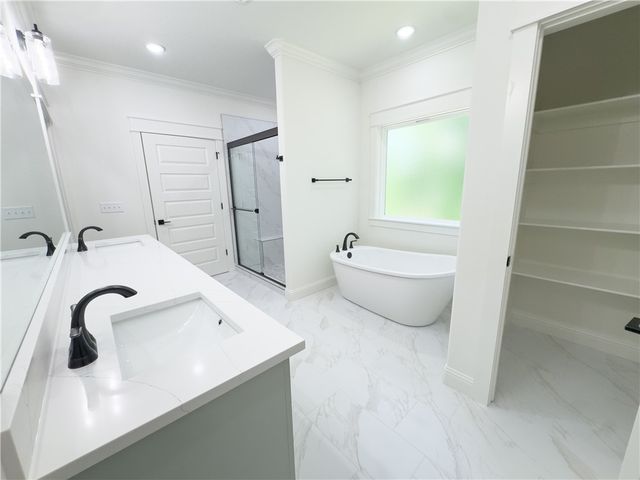 3 Larkhall Circle, Bella Vista, AR 72715