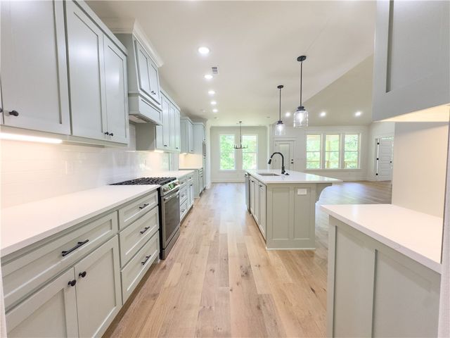 3 Larkhall Circle, Bella Vista, AR 72715