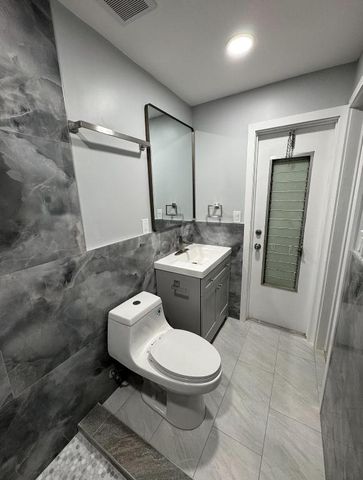 490 W 31st Street, Riviera Beach, FL 33404