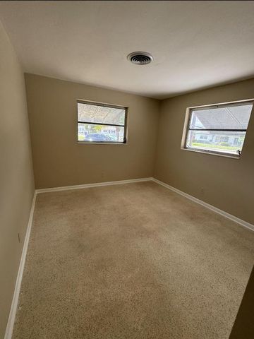 490 W 31st Street, Riviera Beach, FL 33404