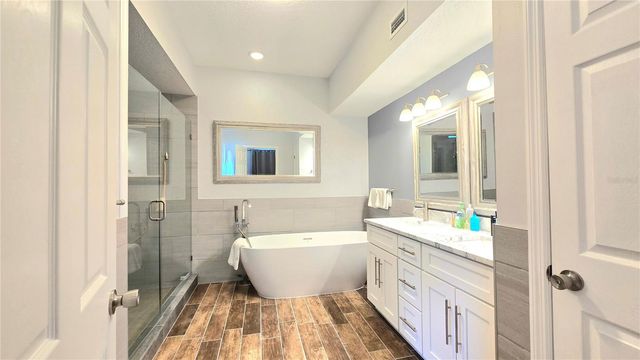 1806 LAGO VISTA BOULEVARD, Palm Harbor, FL 34685