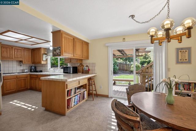 4476 Saint John Ln, Pittsburg, CA 94565