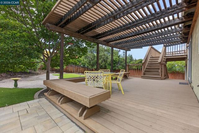 4476 Saint John Ln, Pittsburg, CA 94565