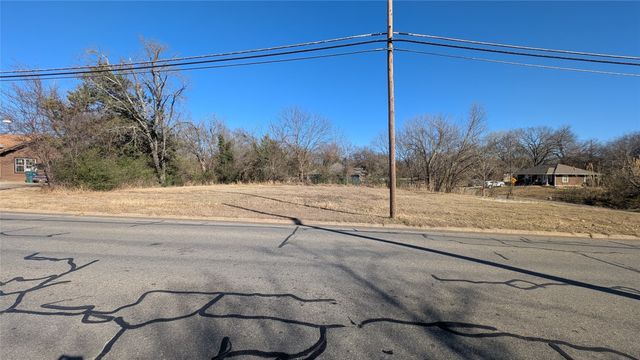 1103 N Broughton Street, Sherman, TX 75090