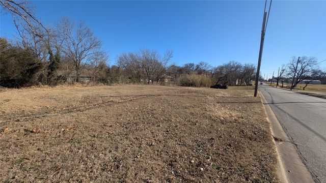 1103 N Broughton Street, Sherman, TX 75090