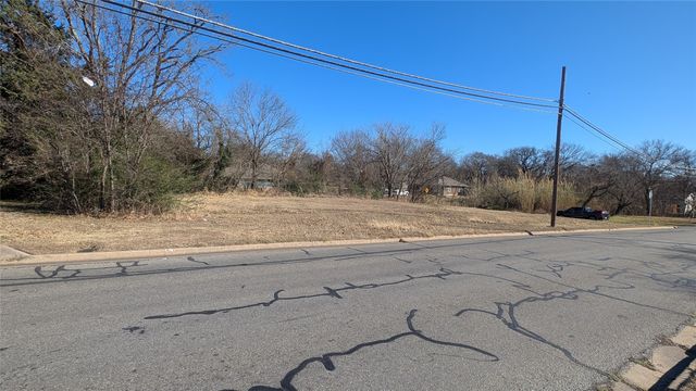 1103 N Broughton Street, Sherman, TX 75090