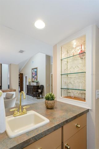 3041 BRAELOCH CIRCLE E, Clearwater, FL 33761