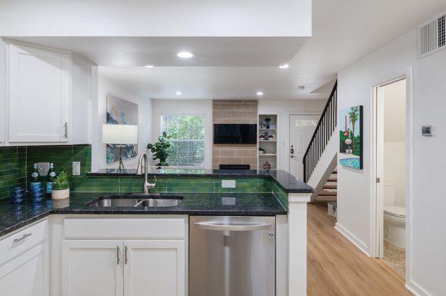 3601 Menchaca RD 118, Austin, TX 78704