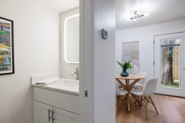 3601 Menchaca RD 118, Austin, TX 78704