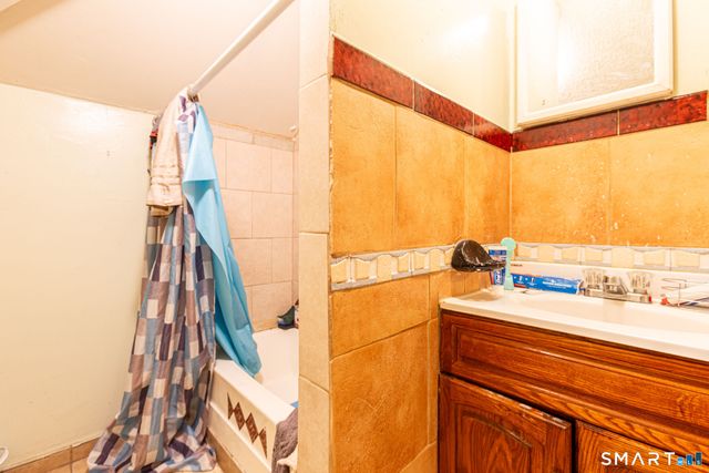 34 Adams Street, Hartford, CT 06112