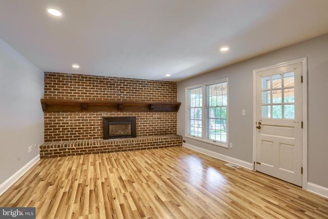 408 CANDLEWYCK RD, Camp Hill, PA 17011