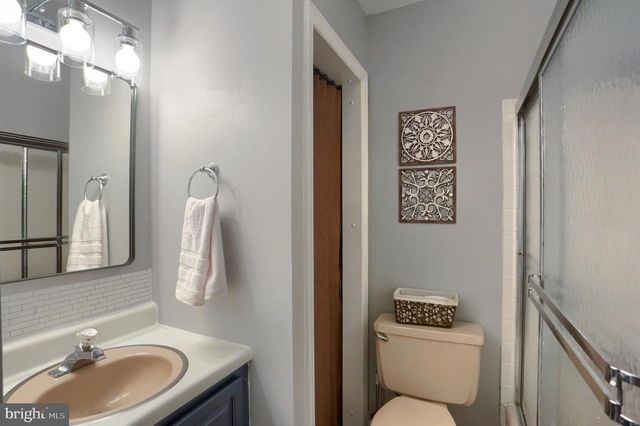 408 CANDLEWYCK RD, Camp Hill, PA 17011