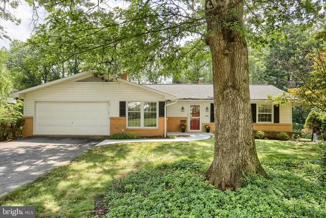 408 CANDLEWYCK RD, Camp Hill, PA 17011